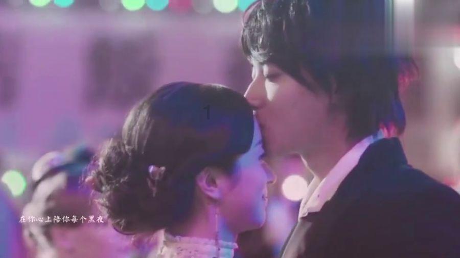 漂亮女孩扮精灵