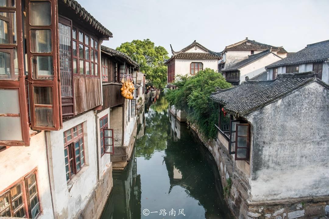 肝不好的人，脸上会有“三大信号”藏不住